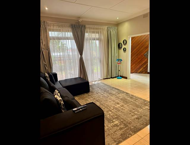 4 BEDROOM HOUSE FOR SALE IN ORANGE GROVE